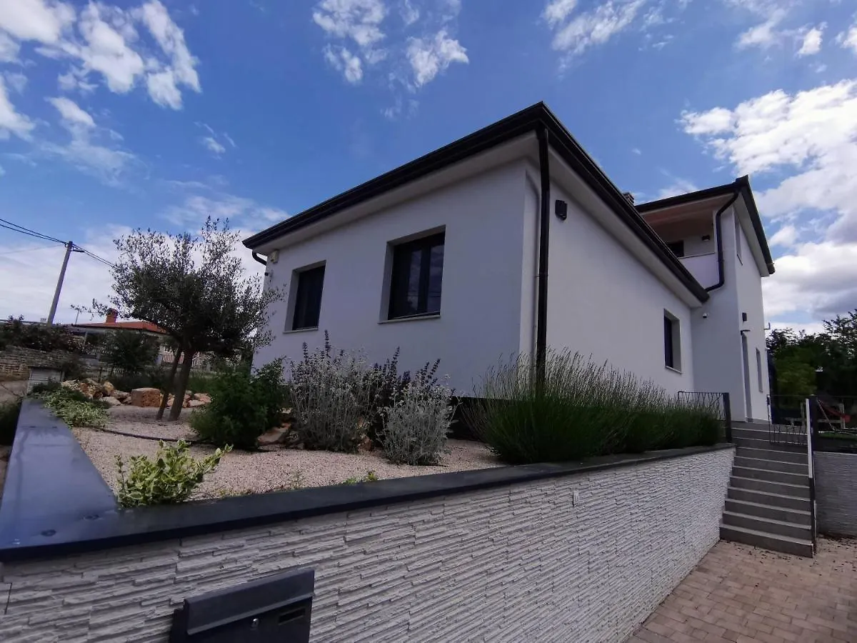 Villa Oliva Умаг 0*,